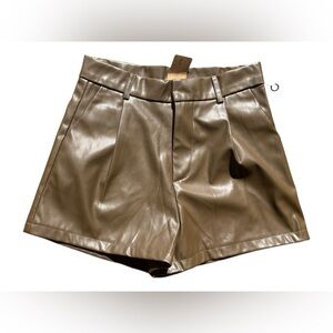 Women's Brown faux Leather Shorts size Medium (6/8)